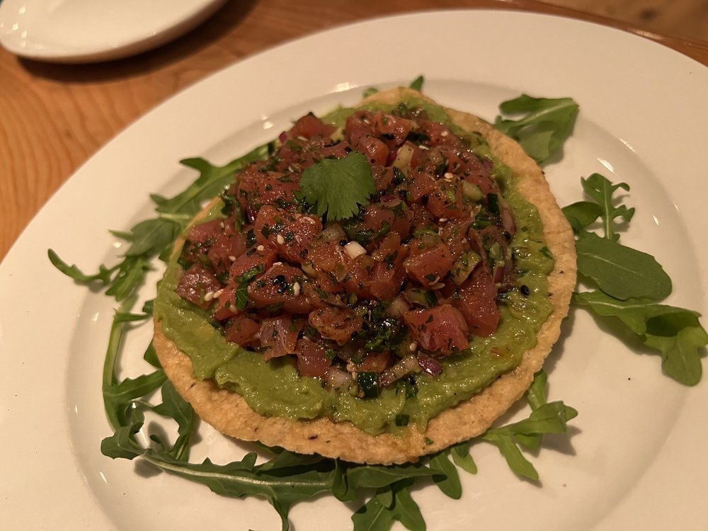 Tuna tartare tostada